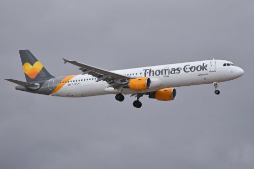 Thomas Cook collapses – British Tourists are flown back home